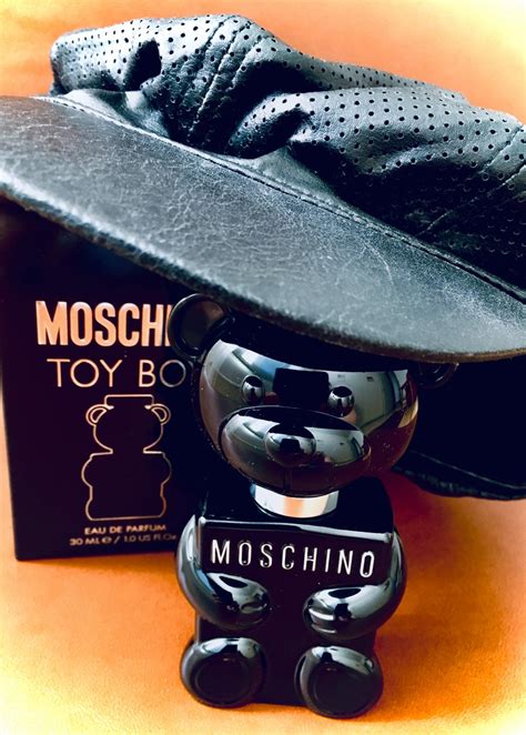 toy boy moschino .